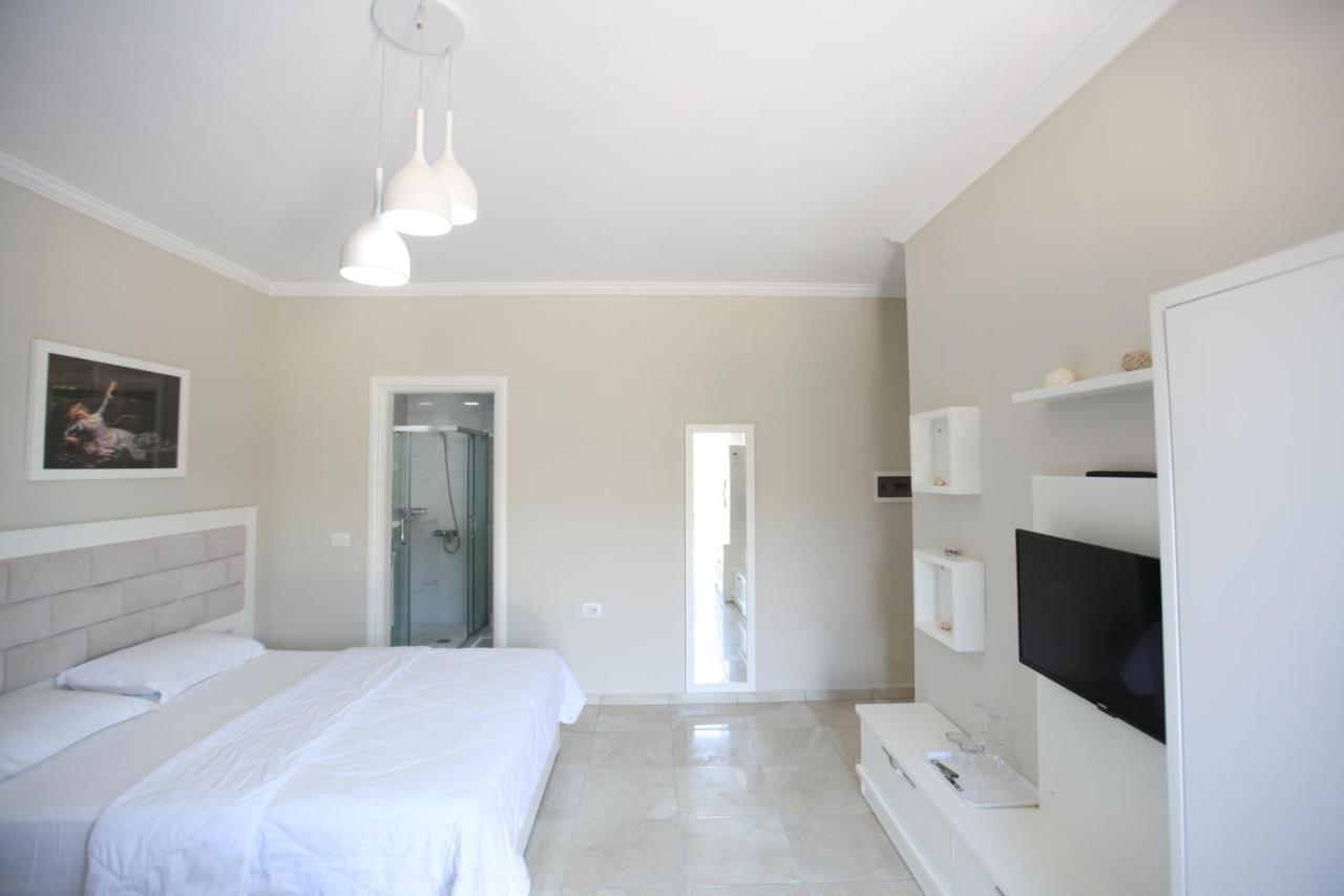 Hotel Mare Ksamil Esterno foto
