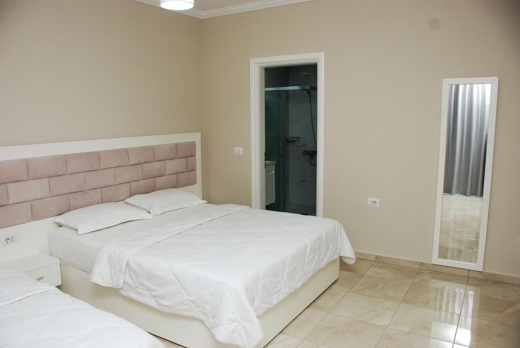 Hotel Mare Ksamil Esterno foto